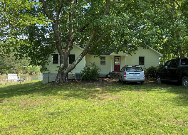 Property at 2884 Lake Rd, Lottsburg, VA 22511, 3 beds, 1.5 baths