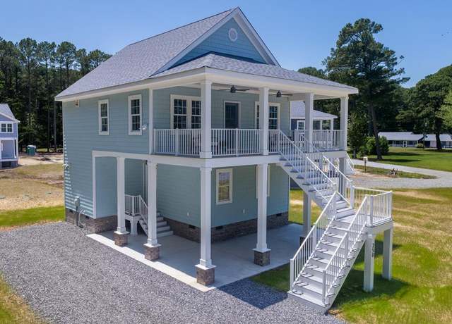 Property at 250 Pocahontas Ave, Deltaville, VA 23043, 3 beds, 2.5 baths