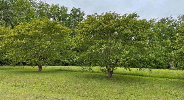 Photo of 10 Dixie Dr, Mathews, VA 23109