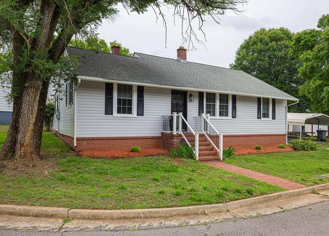 Property at 725 Magnolia Dr, South Boston, VA 24592, 3 beds, 1 bath