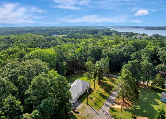 Property at 717 Seven Oaks Dr, Clarksville, VA 23927, 3 beds, 2 baths
