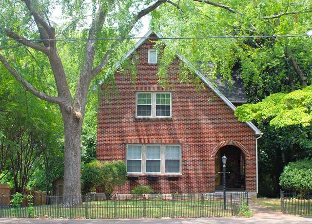 Property at 806 Marshall Ave, South Boston, VA 24592, 3 beds, 2.5 baths