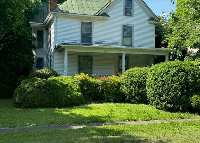 Property at 1410 10th St, Victoria, VA 23974, 3 beds, 1.5 baths