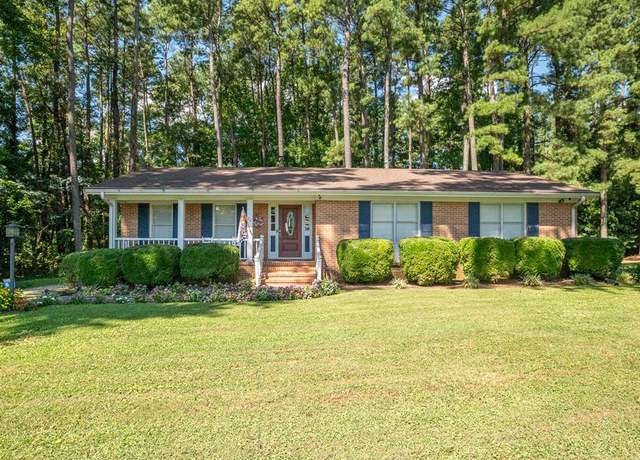 Property at 22 Orchard St, Chase City, VA 23924, 4 beds, 3 baths