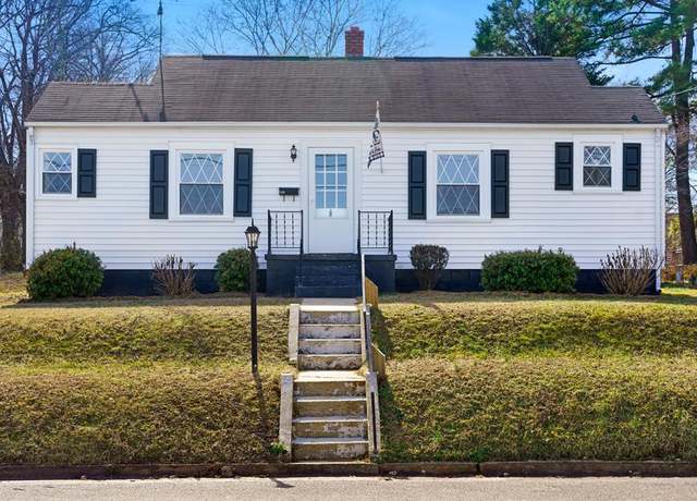 Property at 2115 Willow St, South Boston, VA 24592, 3 beds, 1 bath