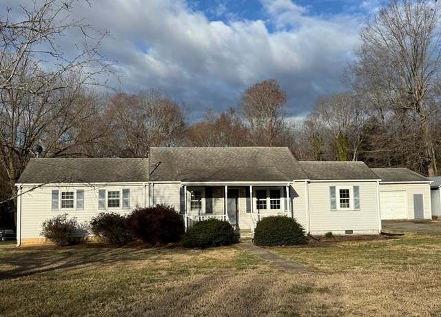 Property at 1036 Belt Blvd, South Boston, VA 24592, 2 beds, 2 baths