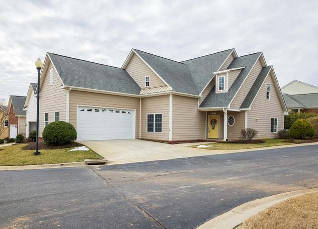 Property at 1105 Edgewood Cir, Halifax, VA 24558, 4 beds, 2.5 baths