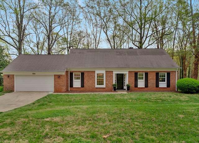 Property at 501 Canterbury Dr, Halifax, VA 24558, 4 beds, 3.5 baths