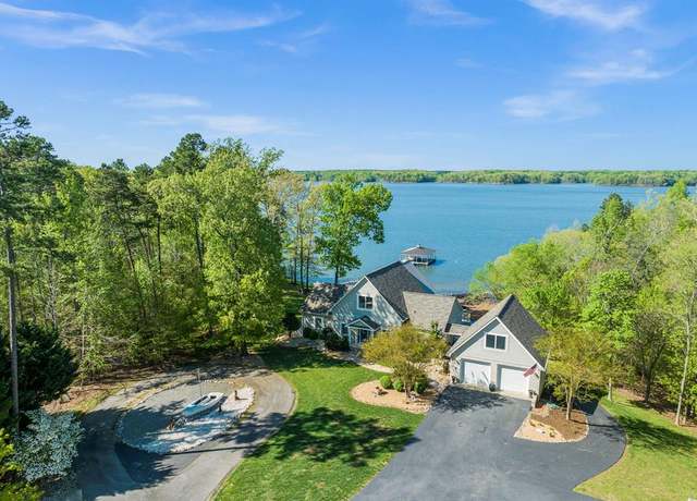 Property at 70 Elm Pl, Clarksville, VA 23927, 3 beds, 3 baths