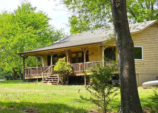 Property at 515 Meriwether Dr, Clarksville, VA 23927, 2 beds, 2 baths