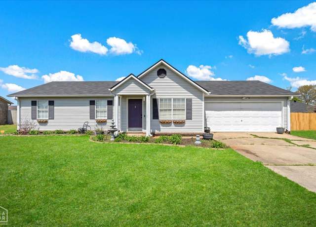 Property at 3205 Red Oak Dr, Paragould, AR 72450, 3 beds, 2 baths