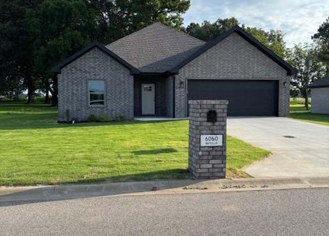 Property at 6060 Whitecliff Dr, Jonesboro, AR 72405, 2 baths