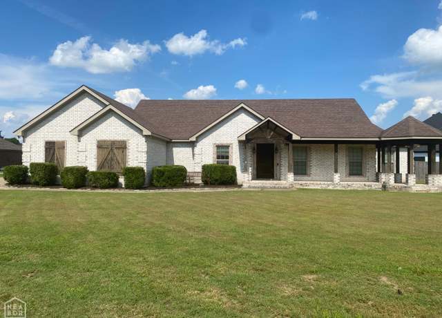 Property at 444 Fox Run Blvd, Trumann, AR 72472, 4 beds, 3 baths