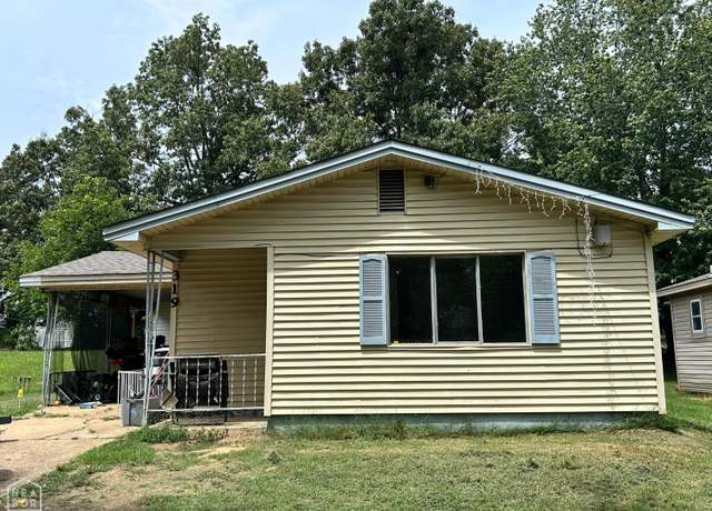 Property at 319 N Rogers St, Jonesboro, AR 72401, 2 beds, 1 bath