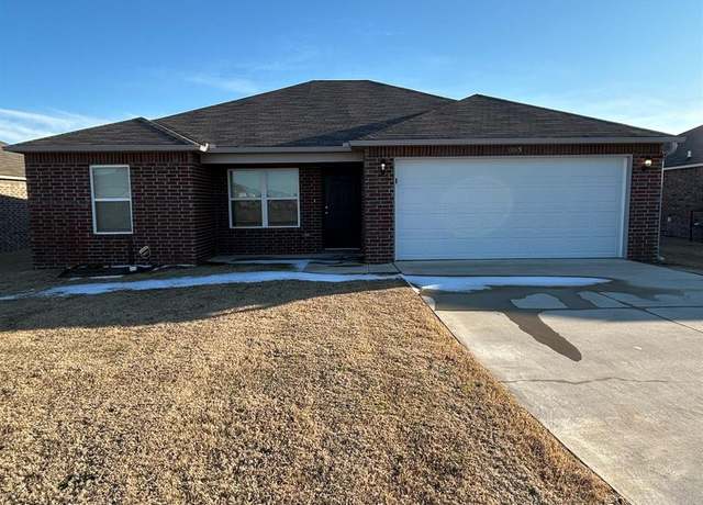 Property at 3945 Saddlecrest Dr, Jonesboro, AR 72404, 3 beds, 2 baths