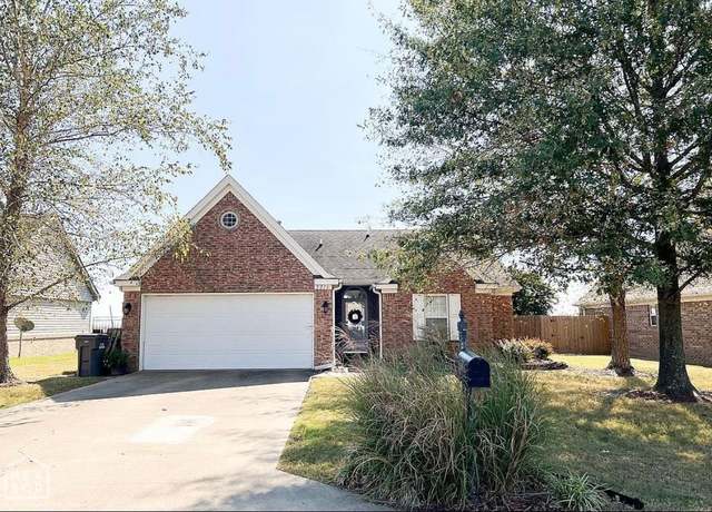 Property at 5216 Deerfield Dr, Jonesboro, AR 72404, 3 beds, 2 baths