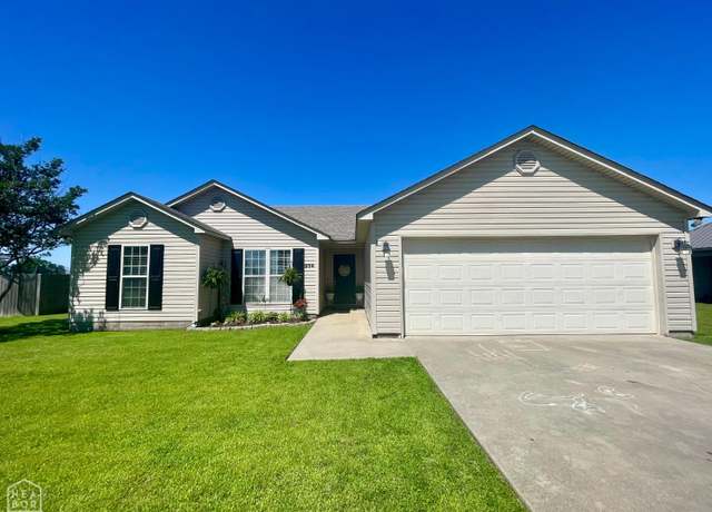 Property at 204 Cypress Dr, Trumann, AR 72472, 3 beds, 2 baths