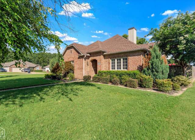 Property at 5400 Cordova Ln, Jonesboro, AR 72404, 3 beds, 2 baths