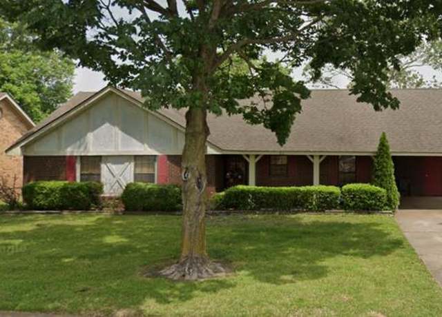 Property at 213 E Greenbriar Dr, Osceola, AR 72370, 3 beds, 2 baths