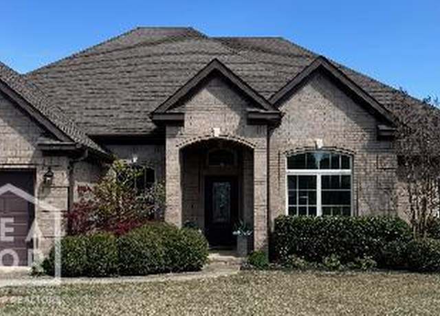 Property at 2410 Granite Pointe Dr, Jonesboro, AR 72404, 4 beds, 2.5 baths