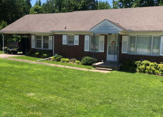 Property at 1912 Hillcrest Dr, Paragould, AR 72450, 2 baths