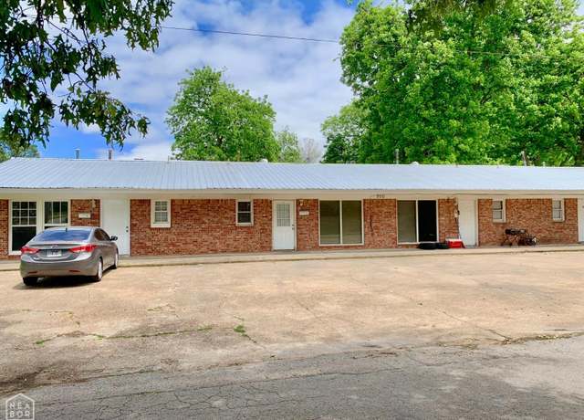 Property at 300 Olive St, Jonesboro, AR 72401