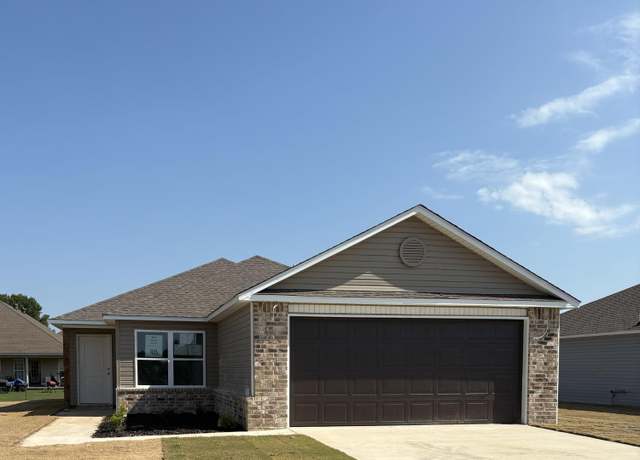 Property at 3608 Revere St, Jonesboro, AR 72404, 3 beds, 2 baths