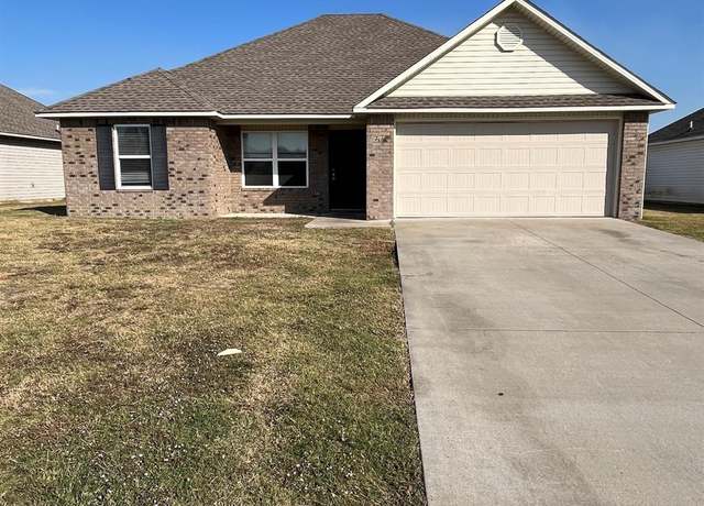 Property at 3726 Churchill Dr, Jonesboro, AR 72404, 3 beds, 2 baths