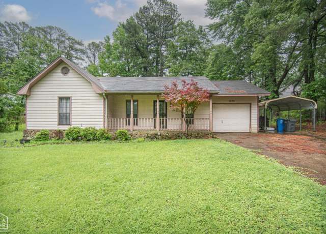 Property at 2209 Greensboro Rd, Jonesboro, AR 72405, 3 beds, 2 baths