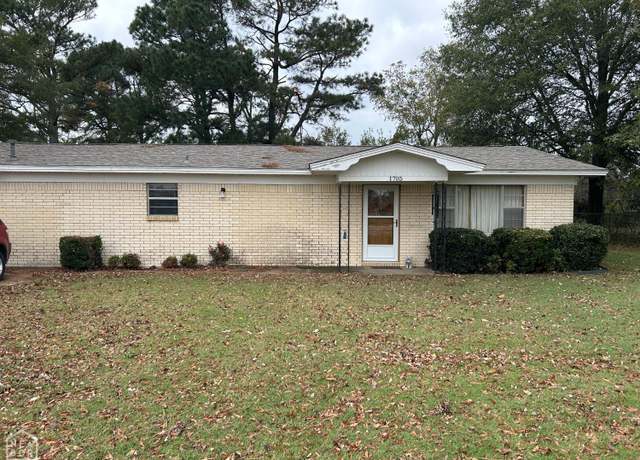 Property at 1705 Easley Ln, Jonesboro, AR 72401, 3 beds, 2 baths