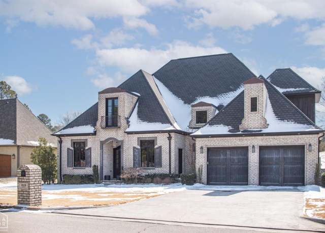 Property at 3825 Riviera Dr, Jonesboro, AR 72404, 5 beds, 5 baths