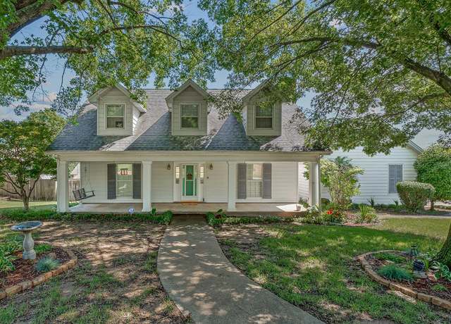 Property at 2804 Ridgemont Rd, Jonesboro, AR 72401, 3 beds, 2 baths
