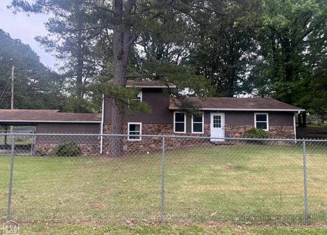 Property at 701 S 59th St S, Paragould, AR 72450, 3 beds, 2 baths