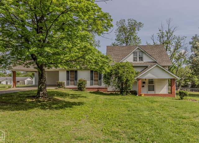 Property at 1007 W Mueller St, Paragould, AR 72450, 4 beds, 3 baths