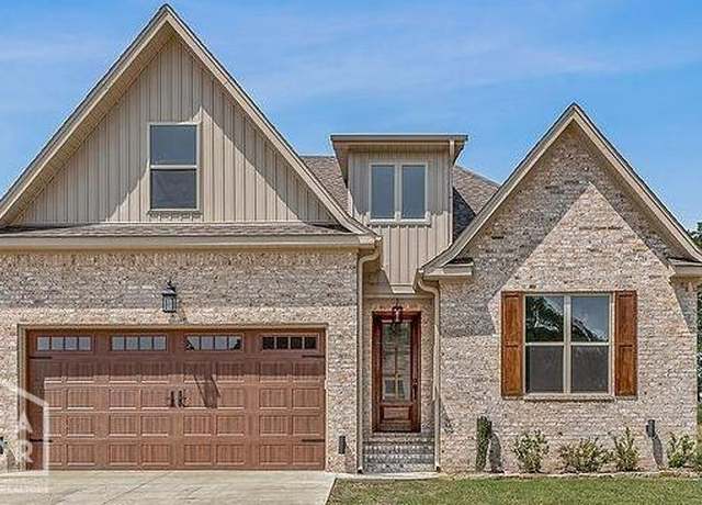 Property at 3432 Hudson Dr, Jonesboro, AR 72405, 5 beds, 3 baths