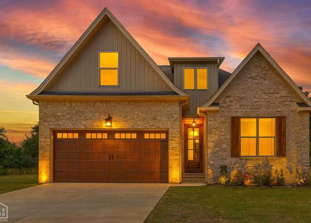 Property at 3432 Hudson Dr, Jonesboro, AR 72405, 5 beds, 3 baths