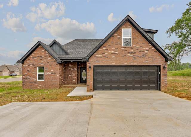 Property at 610 Airport Road Rd, Jonesboro, AR 72405, 4 beds, 3 baths