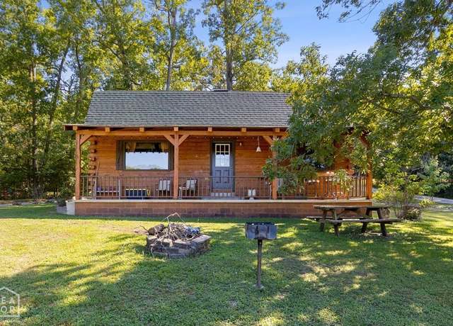 Property at 2 Star Falls Ln, Cherokee Village, AR 72529, 4 beds, 3 baths