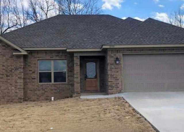 Property at 1200 Ava, Paragould, AR 72450, 3 beds, 2 baths