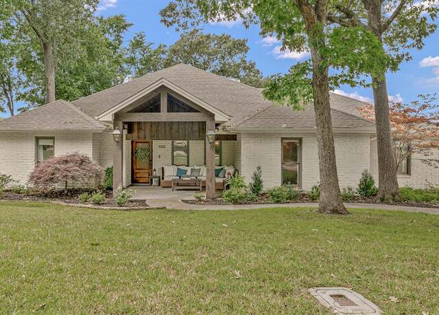 Property at 803 Fairway Dr, Jonesboro, AR 72401, 4 beds, 3 baths