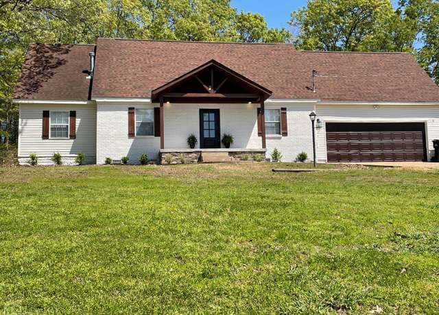 Property at 2204 Williamsburg Dr, Jonesboro, AR 72404, 3 beds, 2.5 baths