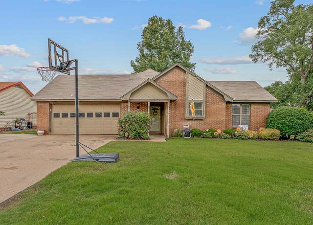 Property at 1606 Gladys Rd, Blytheville, AR 72315, 3 beds, 2 baths
