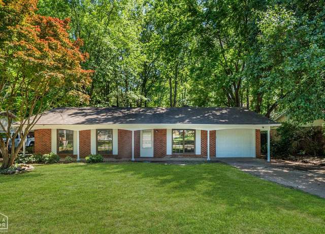 Property at 2109 Munos Ln, Jonesboro, AR 72401, 3 beds, 2 baths
