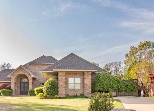 Property at 2321 Grand Oaks Cv, Jonesboro, AR 72404, 4 beds, 4 baths