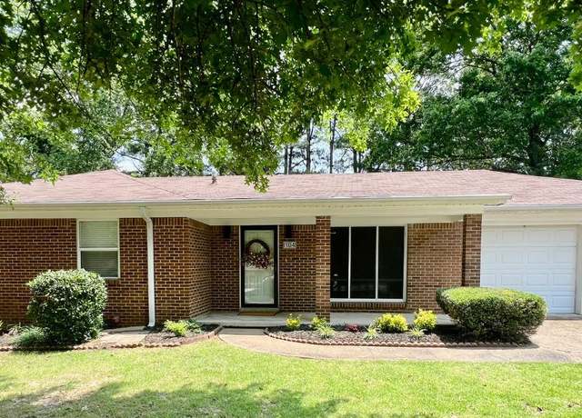 Property at 104 N Hunter Ln N, Jonesboro, AR 72405, 3 beds, 2 baths