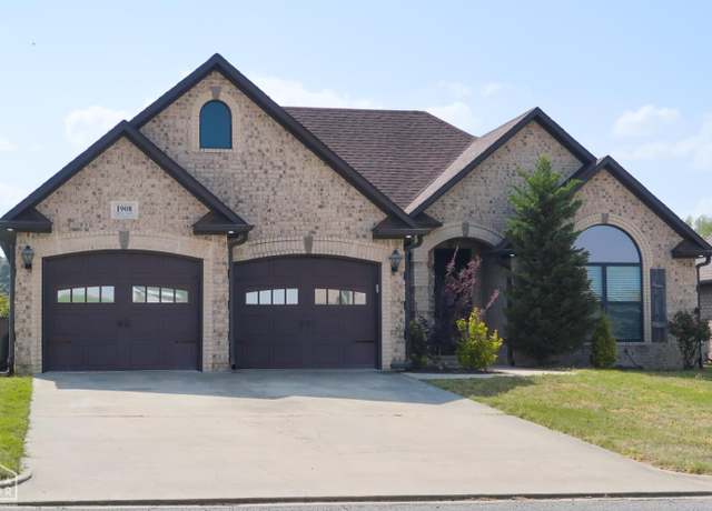 Property at 1908 Walnut Valley Dr, Paragould, AR 72450, 3 beds, 2 baths