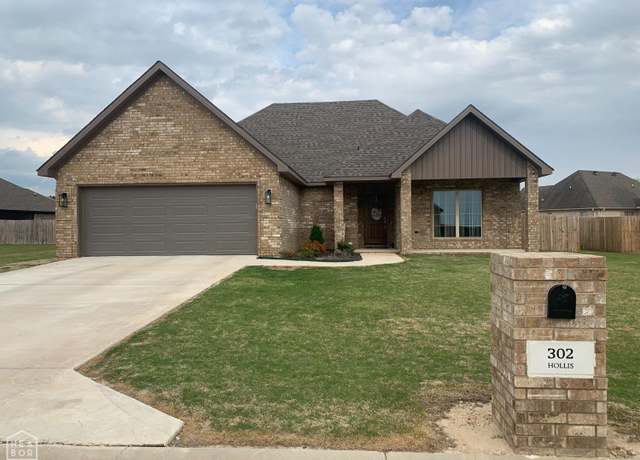 Property at 302 Hollis St, Bono, AR 72416, 3 beds, 2 baths
