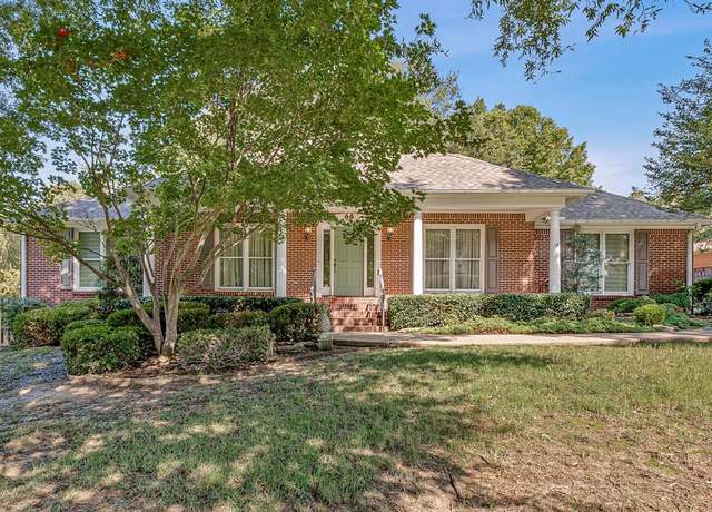 Property at 204 Hillpoint Cv, Jonesboro, AR 72401, 3 beds, 2.5 baths