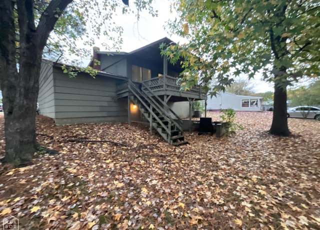 Property at 1307 Wendy Linda Dr, Jonesboro, AR 72405, 4 beds, 2.5 baths