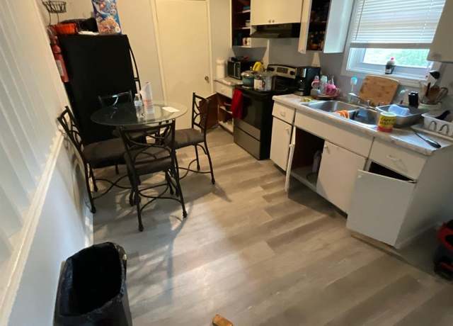 Property at 2209 Fairfield Dr, Jonesboro, AR 72401, 3 beds, 1 bath